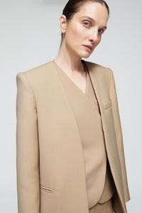 Blazer sin cuello lana beige Bleis Madrid