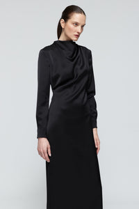 Vestido elegante femenino satén negro